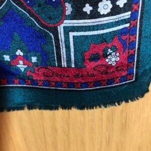 Oscar de la Renta Oblong Dark Green Red Classic Silk Scarf